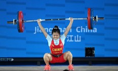 乐鱼:举重亚锦赛：赵金红包揽女子45公斤级三项冠军 打破抓举世界纪录